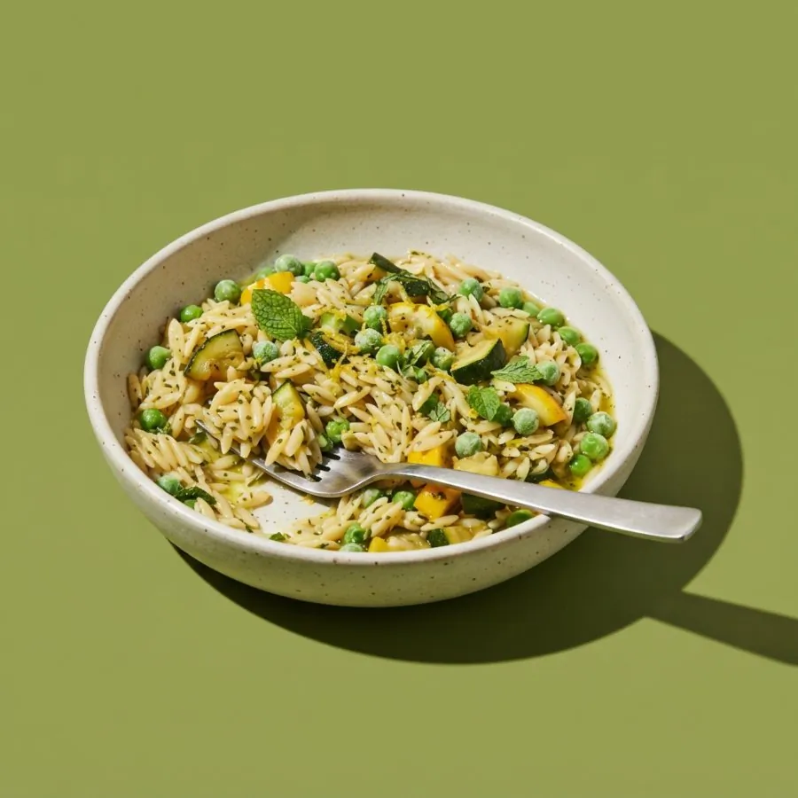 Orzo con calabacín y limón en una sola olla, foto 3