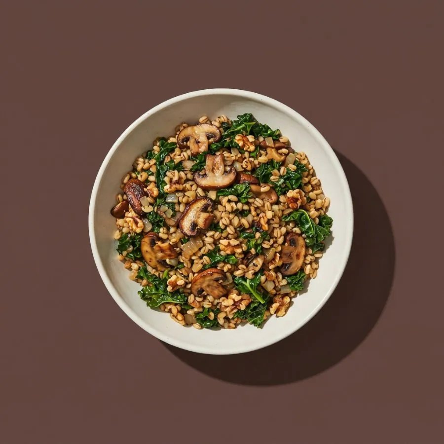 Graupen-Bowl mit Champignons und Grünkohl