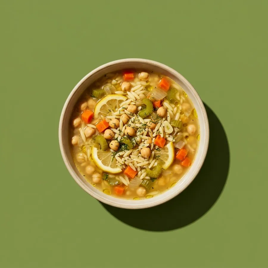Sopa de grão-de-bico e orzo com limão-siciliano