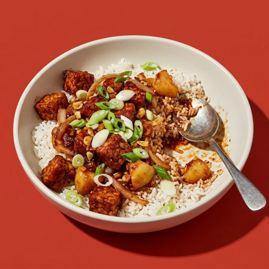 Tempeh-Bulgogi aus der Pfanne mit Reis, Foto 3